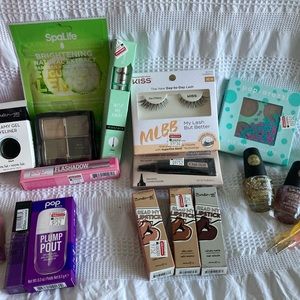 Makeup ✨ Sets!! | Prices on My Page!